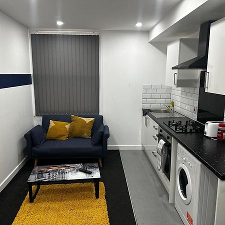 Апартаменты Cozzy Haven Two Min From Train Station Лестер Экстерьер фото