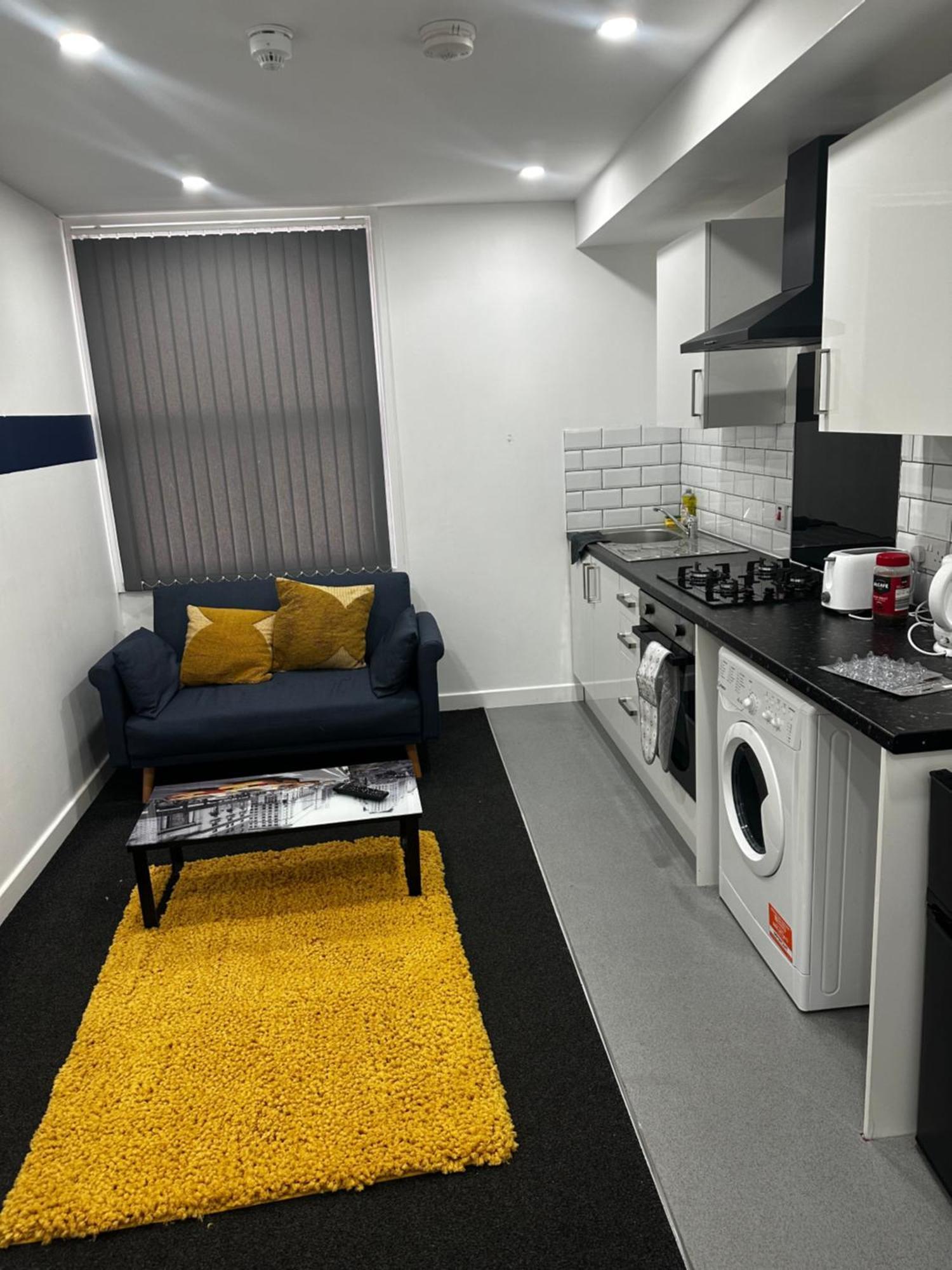 Апартаменты Cozzy Haven Two Min From Train Station Лестер Экстерьер фото