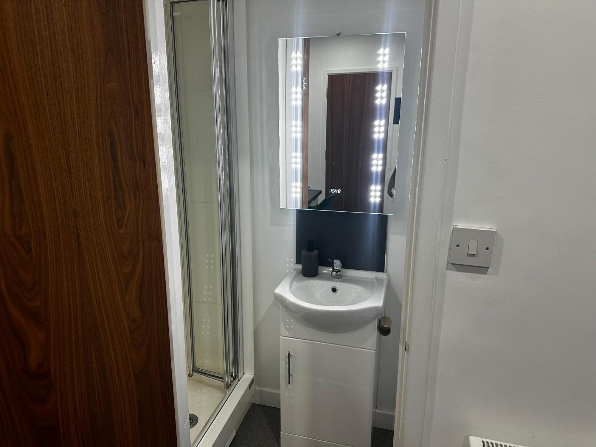 Апартаменты Cozzy Haven Two Min From Train Station Лестер Экстерьер фото